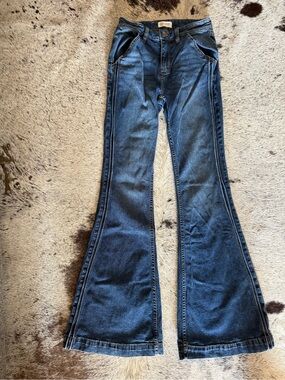 Women’s Shyanne Blue Flare Jeans 27/34
